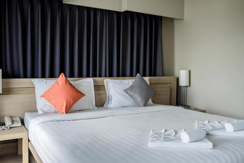 Chinotel Phuket Zewnętrze zdjęcie